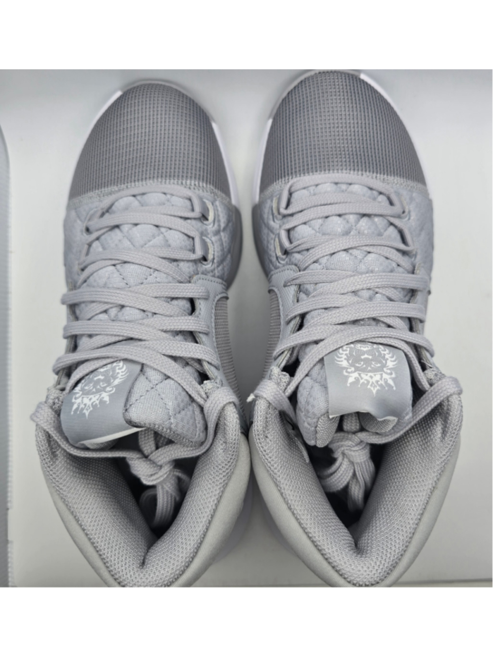 Men's Nike LeBron Witness VIII TB Athletic Shoes in Grey and White Men's 7 - Picture 7 of 10